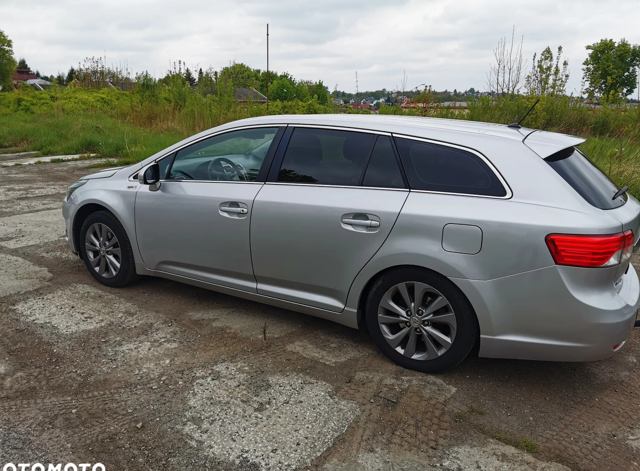 Toyota Avensis cena 39900 przebieg: 228000, rok produkcji 2012 z Łańcut małe 211